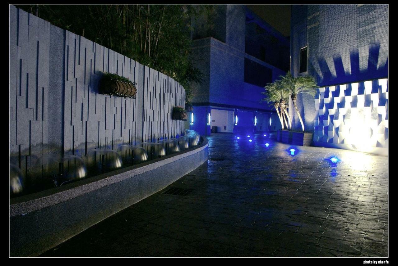Mos Motel Taoyuan Exterior photo