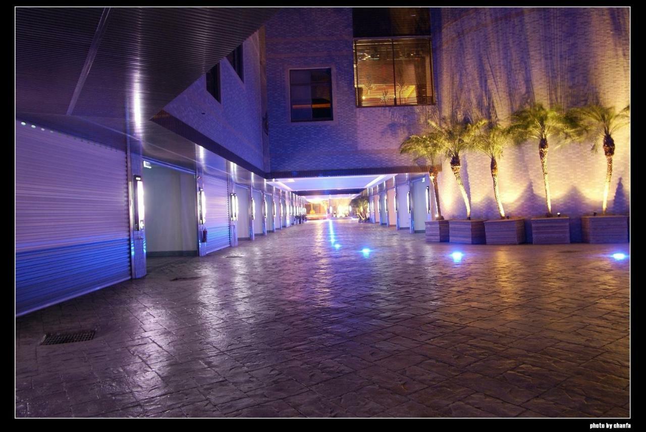 Mos Motel Taoyuan Exterior photo