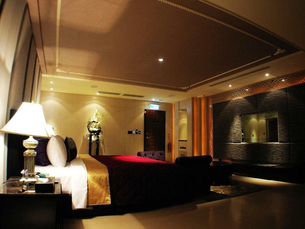 Mos Motel Taoyuan Exterior photo
